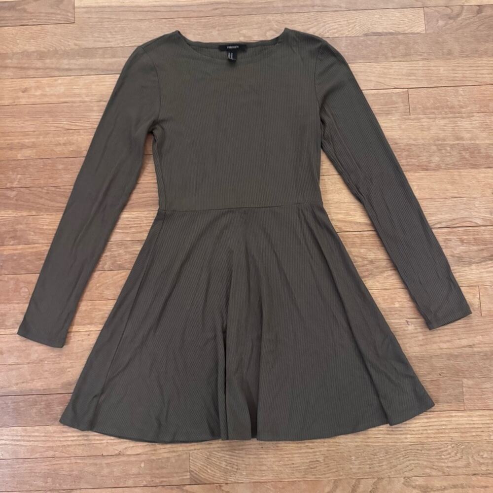 Forever 21 olive green pleated long sleeve pleated mini shirt dress size M
b67
